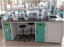Meja Tengah Laboratorium